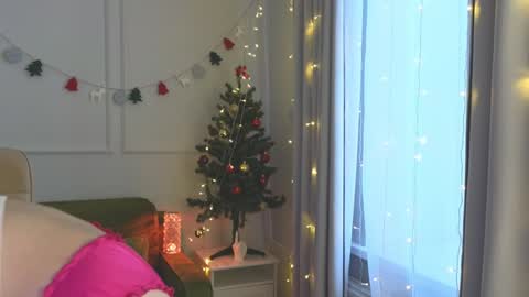 Hey Guys and Girls non-binary personalities  Im Sereta online show from January 2025 10:38:02 AM