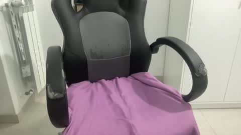 euoph-oigres online show from November 2025 10:21:02 PM