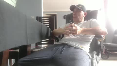 Snapshot of serioyhetero19 chatting on January 2025 03:12:02 PM hetero serio discreto online show from January 2025 03:12:02 PM