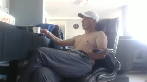 Snapshot of serioyhetero19 chatting on January 2025 09:51:02 PM hetero serio discreto online show from January 2025 09:51:02 PM