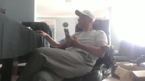 Snapshot of serioyhetero19 chatting on January 2025 07:00:01 PM hetero serio discreto online show from January 2025 07:00:01 PM