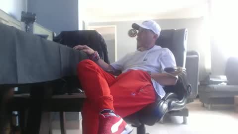 Snapshot of serioyhetero19 chatting on January 2025 07:00:02 PM hetero serio discreto online show from January 2025 07:00:02 PM