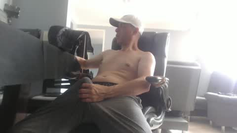 Snapshot of serioyhetero19 chatting on February 2025 05:58:01 PM hetero serio discreto online show from February 2025 05:58:01 PM