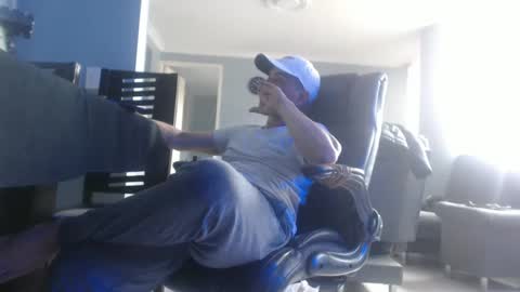 Snapshot of serioyhetero19 chatting on February 2025 09:51:01 PM hetero serio discreto online show from February 2025 09:51:01 PM