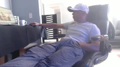 Snapshot of serioyhetero19 chatting on February 2025 07:41:02 PM hetero serio discreto online show from February 2025 07:41:02 PM