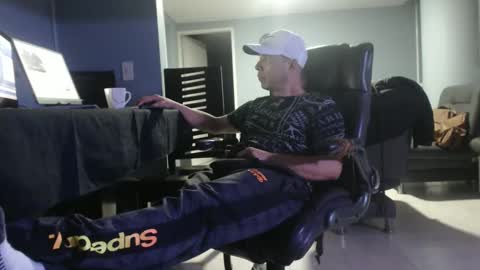 Snapshot of serioyhetero19 chatting on February 2025 12:03:01 AM hetero serio discreto online show from February 2025 12:03:01 AM