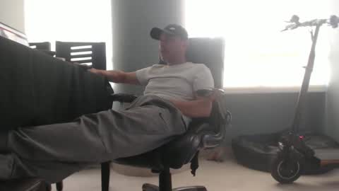 Snapshot of serioyhetero19 chatting on March 2025 06:16:01 PM hetero serio discreto online show from March 2025 06:16:01 PM