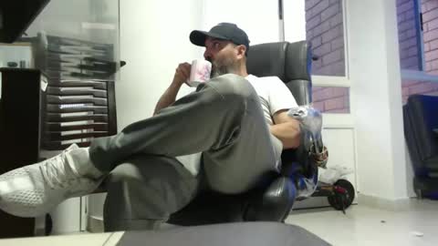 hetero serio discreto online show from March 2026 11:09:01 PM