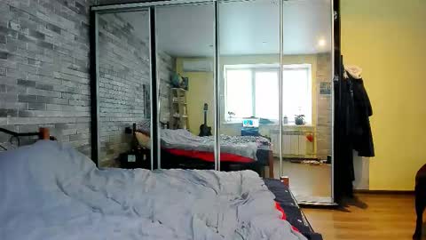 VIOLA online show from October 2025 05:19:02 AM