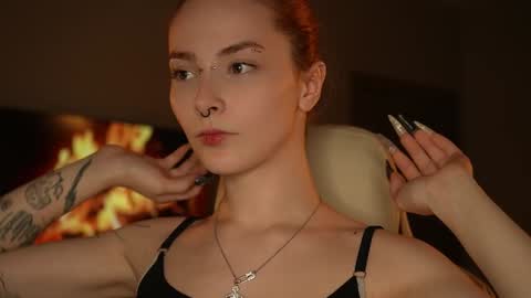 Snapshot of severs_enigma chatting on January 2025 01:23:01 AM Chris online show from January 2025 01:23:01 AM