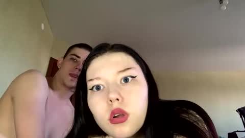 Julie and Max online show from October 2025 09:06:02 AM