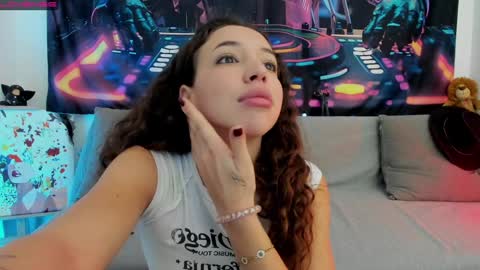 Leyila Johnnyn online show from December 2024 10:34:02 AM