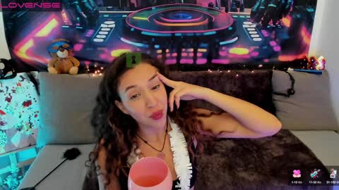 Leyila Johnnyn online show from December 2024 08:25:02 PM