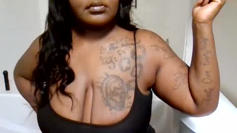 Snapshot of sexichocchic chatting on February 2025 01:00:02 PM sexichocchic online show from February 2025 01:00:02 PM