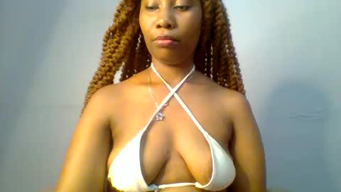 Snapshot of sexie_curvie chatting on January 2025 05:21:01 AM Maggie online show from January 2025 05:21:01 AM