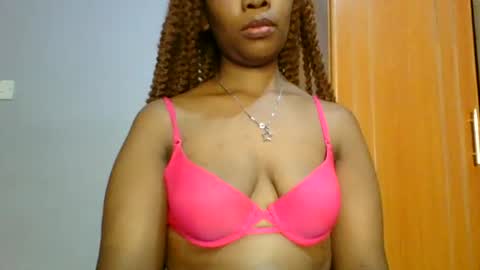 Snapshot of sexie_curvie chatting on January 2025 08:02:02 PM Maggie online show from January 2025 08:02:02 PM