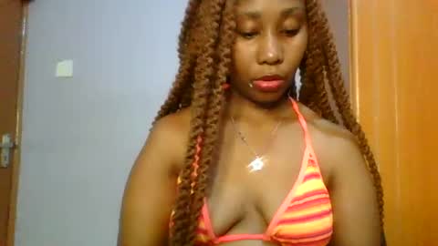 Snapshot of sexie_curvie chatting on January 2025 02:53:02 PM Maggie online show from January 2025 02:53:02 PM