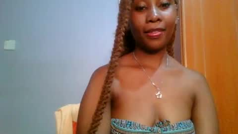 Snapshot of sexie_curvie chatting on January 2025 04:30:02 PM Maggie online show from January 2025 04:30:02 PM