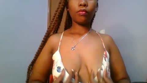 Snapshot of sexie_curvie chatting on January 2025 03:20:01 AM Maggie online show from January 2025 03:20:01 AM