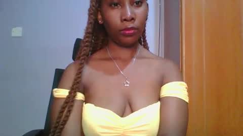 Snapshot of sexie_curvie chatting on February 2025 07:13:01 PM Maggie online show from February 2025 07:13:01 PM