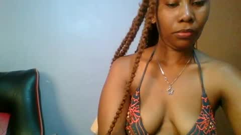 Snapshot of sexie_curvie chatting on February 2025 07:07:02 AM Maggie online show from February 2025 07:07:02 AM