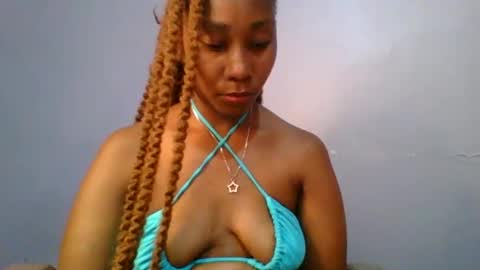 Snapshot of sexie_curvie chatting on February 2025 01:06:01 PM Maggie online show from February 2025 01:06:01 PM