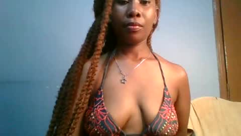 Snapshot of sexie_curvie chatting on February 2025 11:54:02 PM Maggie online show from February 2025 11:54:02 PM