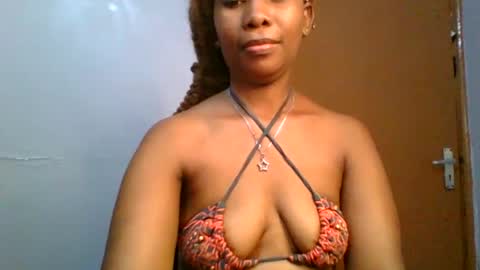 Snapshot of sexie_curvie chatting on February 2025 11:40:02 AM Maggie online show from February 2025 11:40:02 AM