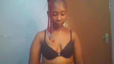 Snapshot of sexie_curvie chatting on February 2025 07:31:01 AM Maggie online show from February 2025 07:31:01 AM