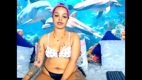 sexiebootyjoyxx online show from October 2025 06:32:02 PM