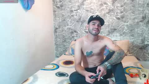 Snapshot of sexincompany chatting on October 2025 07:11:01 PM monserat y thony online show from October 2025 07:11:01 PM