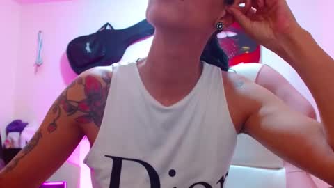 Snapshot of sexmilkdirty chatting on December 2024 09:30:02 PM sexmilkdirty online show from December 2024 09:30:02 PM