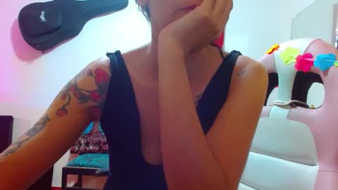 Snapshot of sexmilkdirty chatting on February 2025 12:43:01 AM sexmilkdirty online show from February 2025 12:43:01 AM