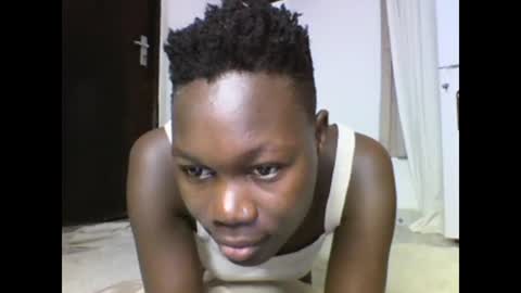 Snapshot of sexqueen02 chatting on February 2025 03:18:01 AM sexqueen02 online show from February 2025 03:18:01 AM