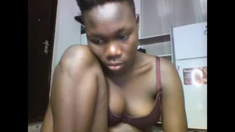 Snapshot of sexqueen02 chatting on February 2025 05:52:01 AM sexqueen02 online show from February 2025 05:52:01 AM