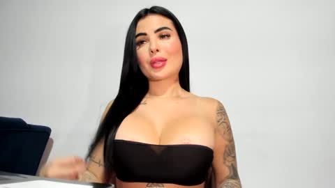 SARA    online show from October 2025 11:46:02 PM