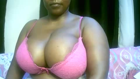 Snapshot of sexxi_ebony chatting on April 2026 01:47:02 AM sexxi_ebony online show from April 2026 01:47:02 AM