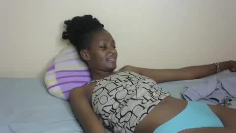 Snapshot of sexxy_bum23 chatting on February 2025 12:28:01 PM sexxy bum online show from February 2025 12:28:01 PM