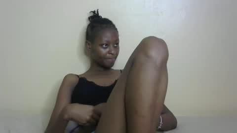 Snapshot of sexxy_bum23 chatting on February 2025 09:36:02 PM sexxy bum online show from February 2025 09:36:02 PM