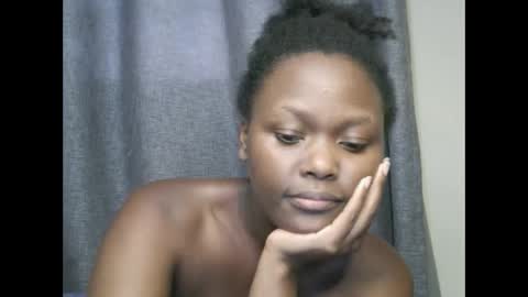 Snapshot of sexxy_lynne chatting on October 2025 05:57:02 AM sexxy_lynne online show from October 2025 05:57:02 AM