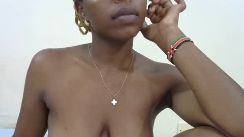 Snapshot of sexxy_montana chatting on October 2025 09:43:01 AM sexxy_montana online show from October 2025 09:43:01 AM