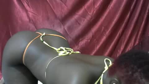 Snapshot of sexxy_veee chatting on October 2025 06:17:02 PM sexxy_veee online show from October 2025 06:17:02 PM