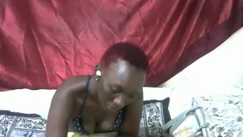 Snapshot of sexxy_veee chatting on October 2025 08:32:02 PM sexxy_veee online show from October 2025 08:32:02 PM