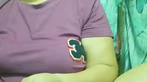 Snapshot of sexxyicee69 chatting on February 2025 10:56:02 AM misslovely j online show from February 2025 10:56:02 AM