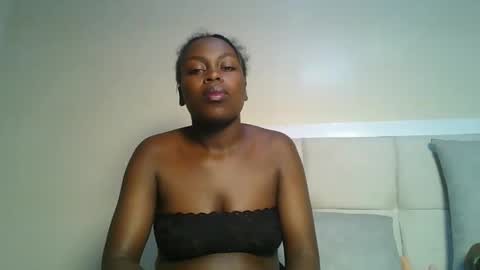 Snapshot of sexxyivy chatting on February 2025 05:22:02 PM ivy online show from February 2025 05:22:02 PM