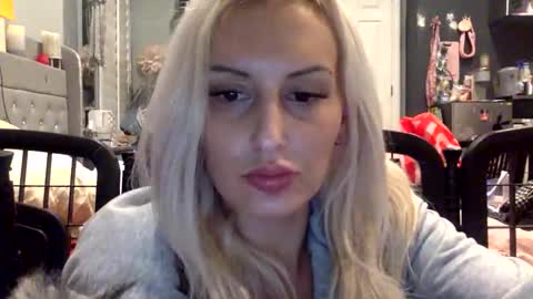 sexxylexxxie online show from February 2026 08:18:01 AM