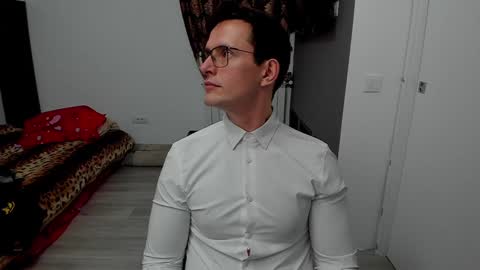 Snapshot of sexxymuscles4u chatting on January 2025 06:28:01 PM Sexxymuscles4U online show from January 2025 06:28:01 PM
