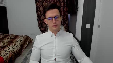 Snapshot of sexxymuscles4u chatting on February 2025 08:06:01 AM Sexxymuscles4U online show from February 2025 08:06:01 AM