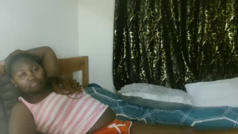 sexxypritty online show from November 2025 07:19:02 PM