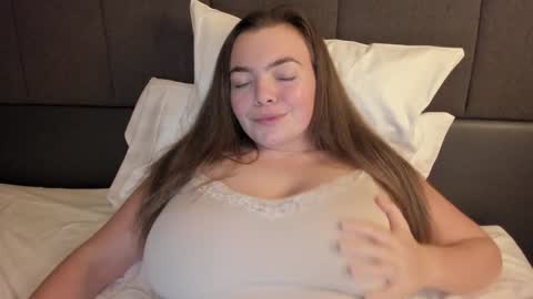 Hello dear. I will be glad to meet you.  see you soon. online show from December 2024 01:51:02 AM